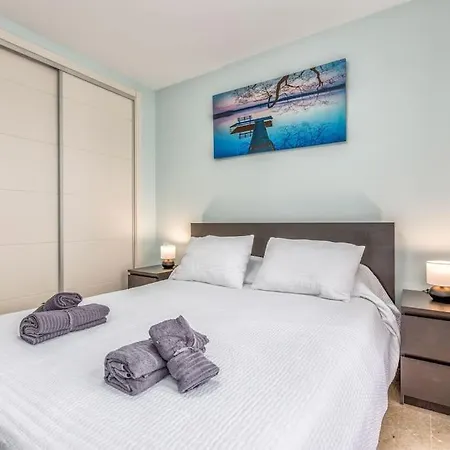 Relax In Our Luxury - Terrace, Pool & Parking