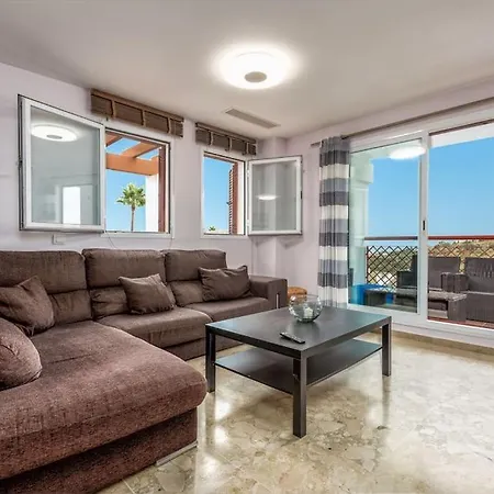 Relax In Our Luxury - Terrace, Pool & Parking Appartement